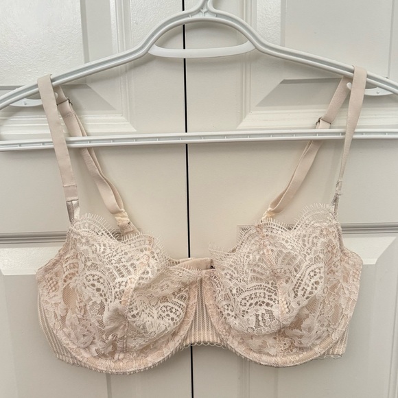 Victoria’s Secret - Dream Angels Lace Push-up Bra w/o Padding - 36D - Picture 6 of 6